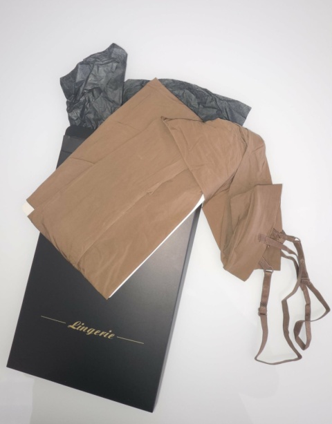 Bodystocking nylonowy beż – efekt drugiej skóry otwarty krokry