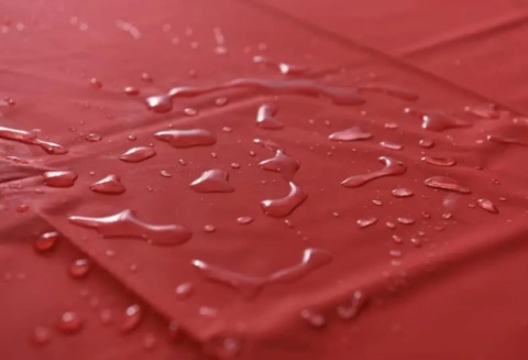 Erotyczne prześcieradło do mokrych zabaw