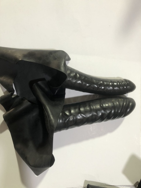 Dildo strap on WIELKA MACZUGA 100% Latex guma z wewnętrznym dildem